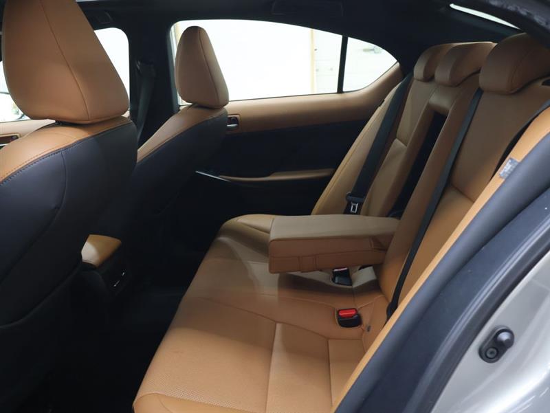 2023 LEXUS IS IS 300