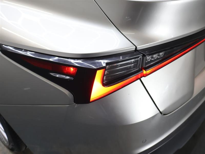 2023 LEXUS IS IS 300
