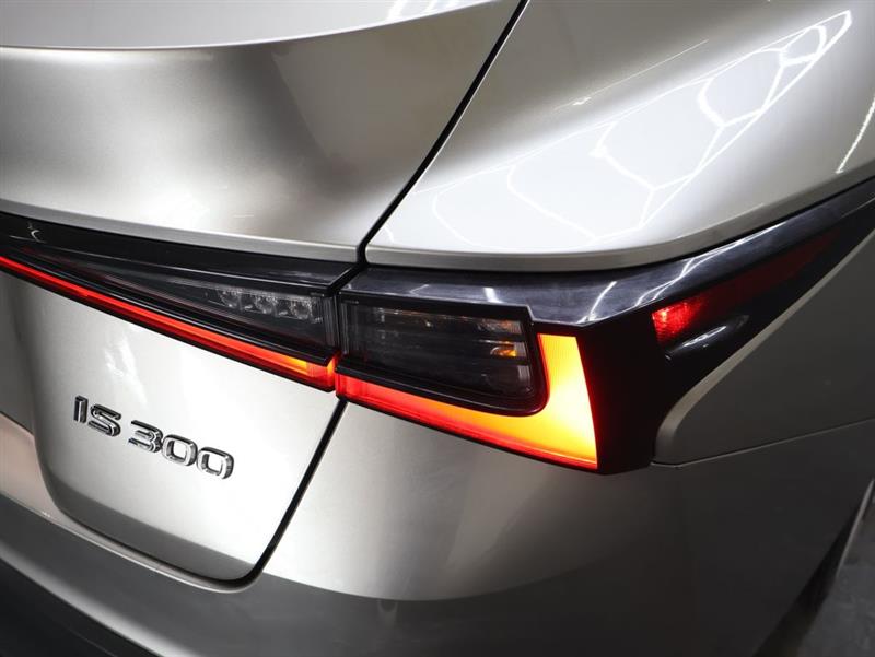 2023 LEXUS IS IS 300