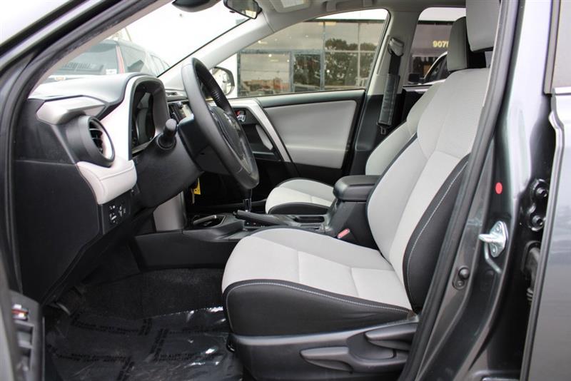 2017 TOYOTA RAV4 XLE