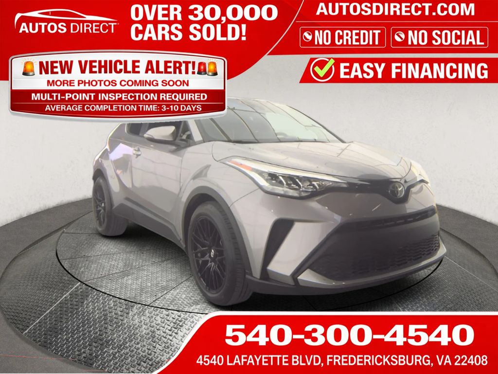 2020 Toyota C-HR LE's photo