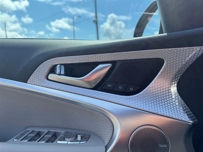 2023 GENESIS G70 2.0T