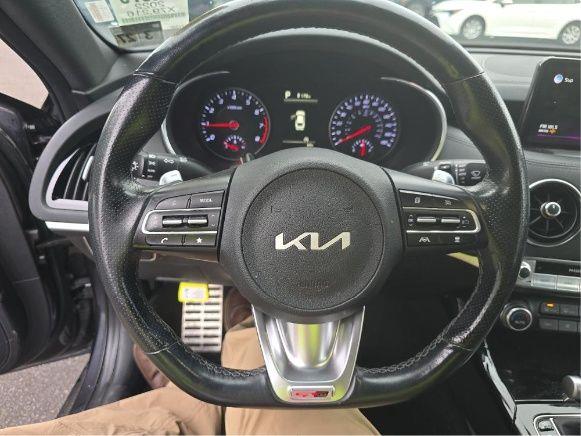 2022 KIA STINGER GT-LINE