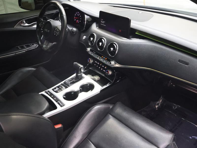 2022 KIA STINGER GT1