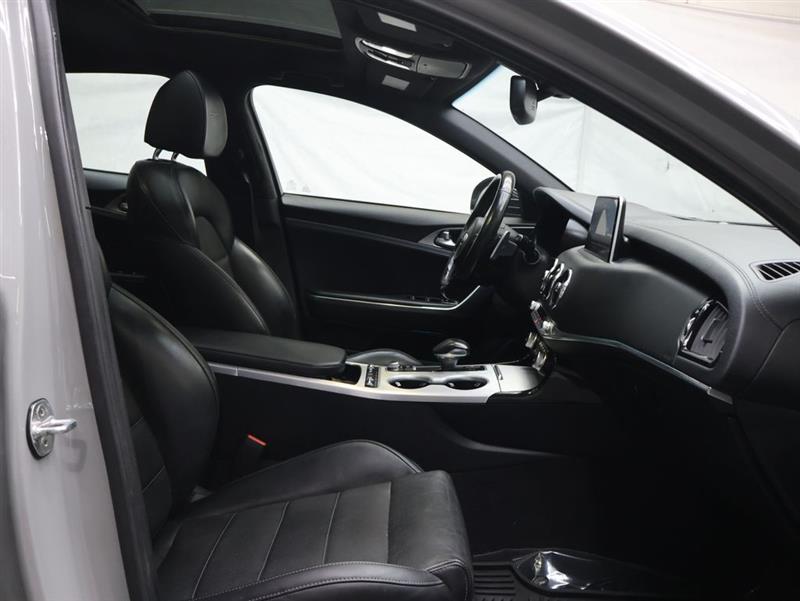 2019 KIA STINGER GT2