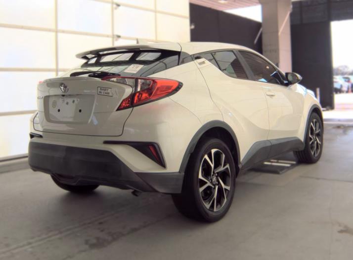 2019 TOYOTA C-HR XLE