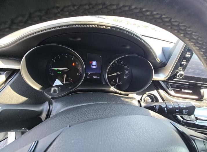 2019 TOYOTA C-HR XLE