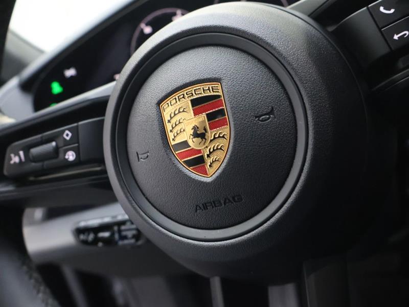 2024 PORSCHE TAYCAN 
