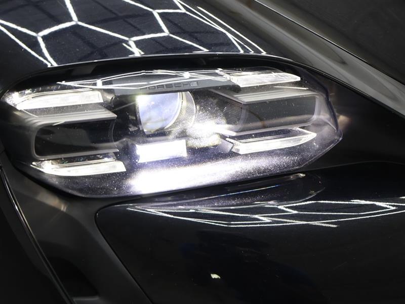 2024 PORSCHE TAYCAN 