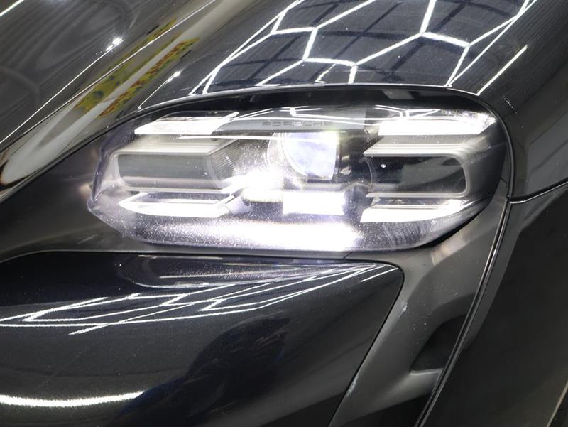 2024 PORSCHE TAYCAN 