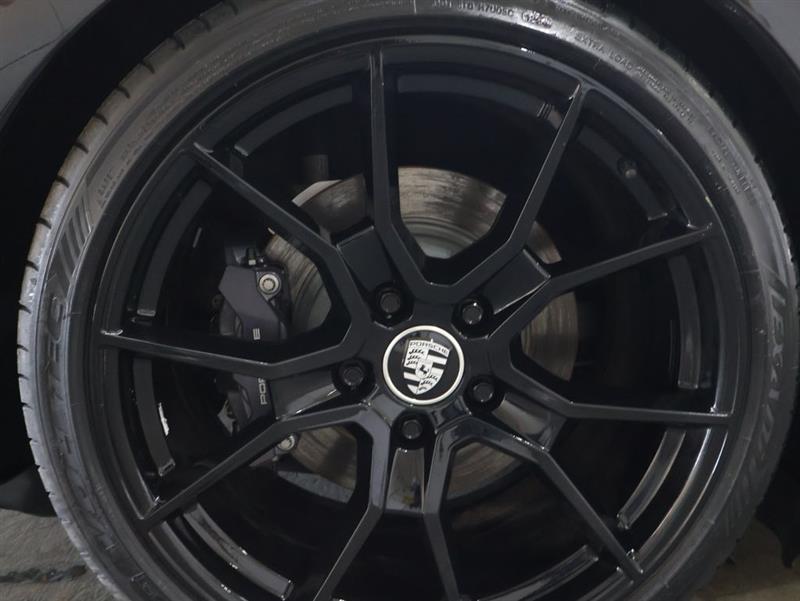 2024 PORSCHE TAYCAN 