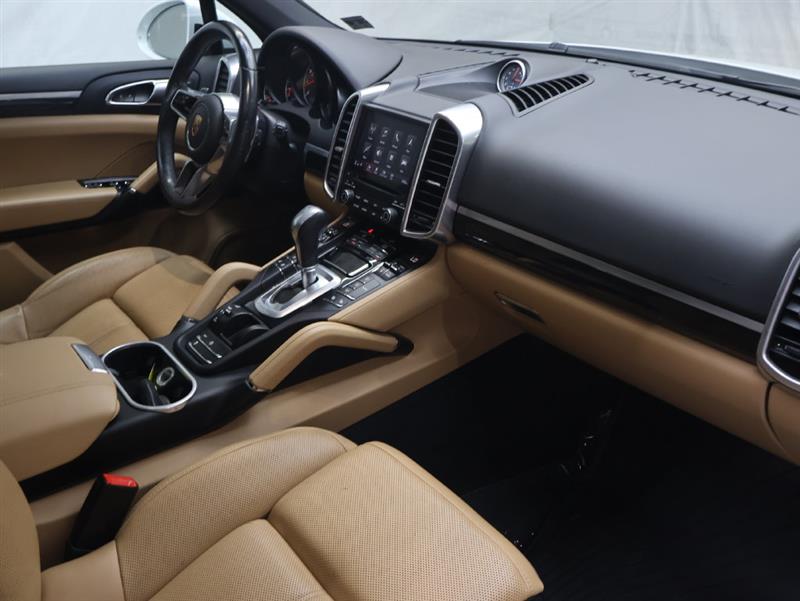 2018 PORSCHE CAYENNE 