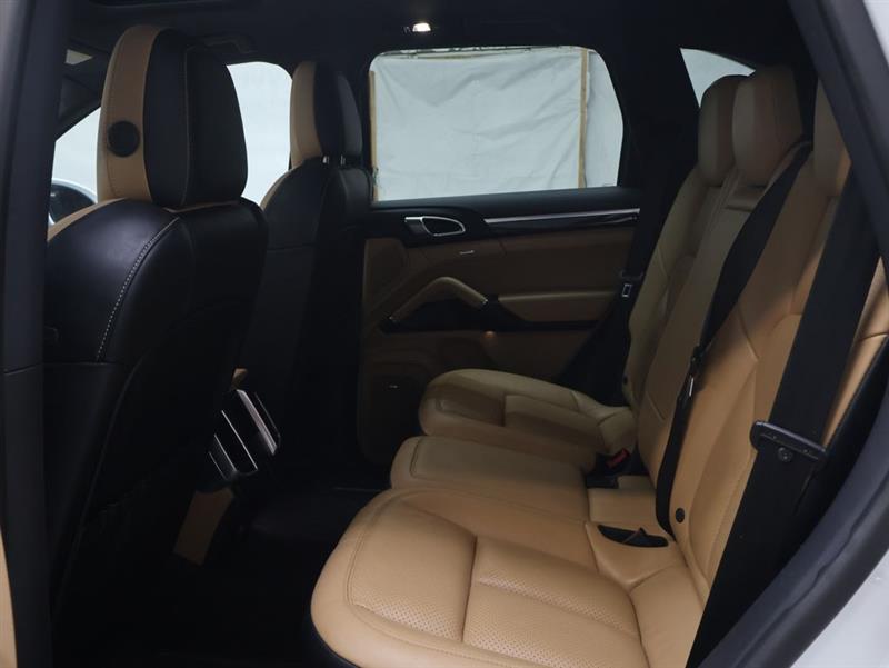 2018 PORSCHE CAYENNE 