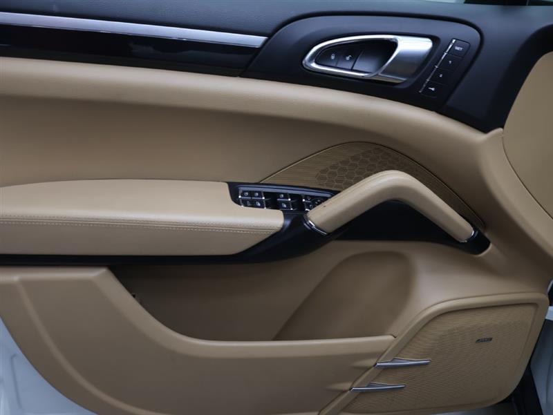 2018 PORSCHE CAYENNE 