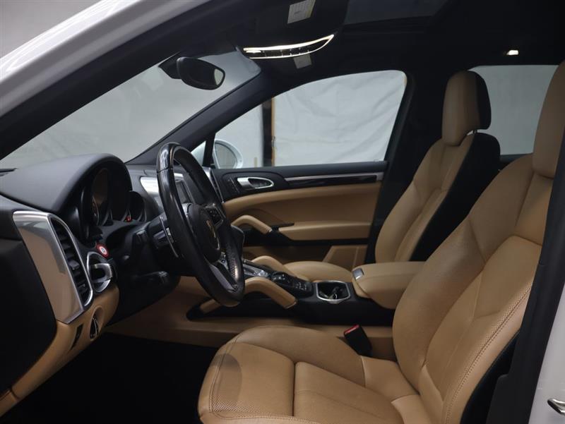 2018 PORSCHE CAYENNE 