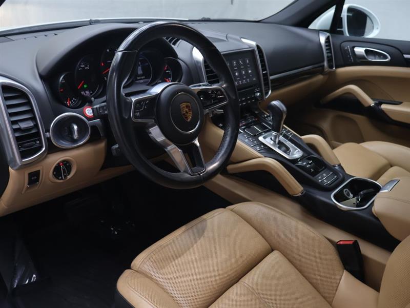 2018 PORSCHE CAYENNE 