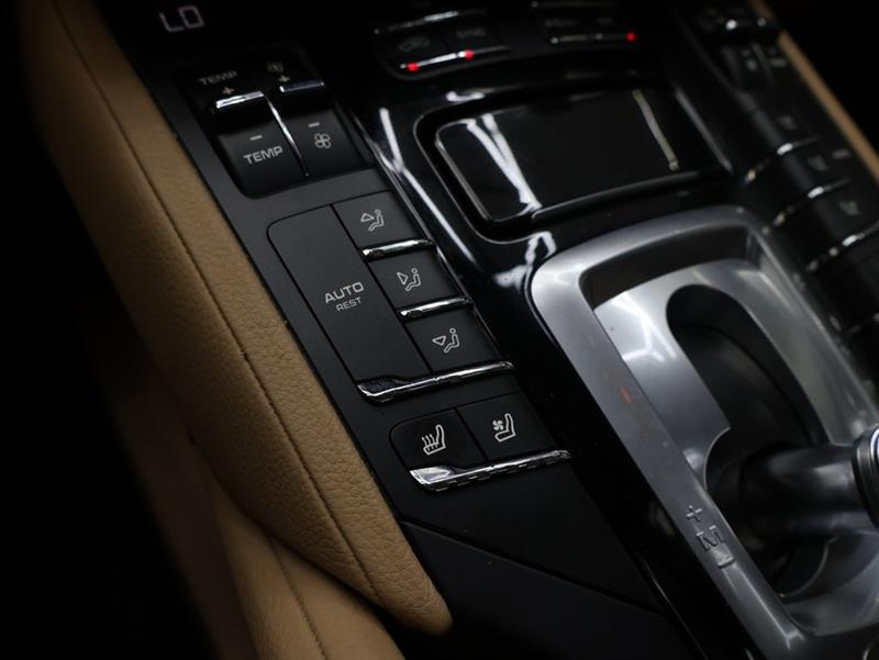 2018 PORSCHE CAYENNE 