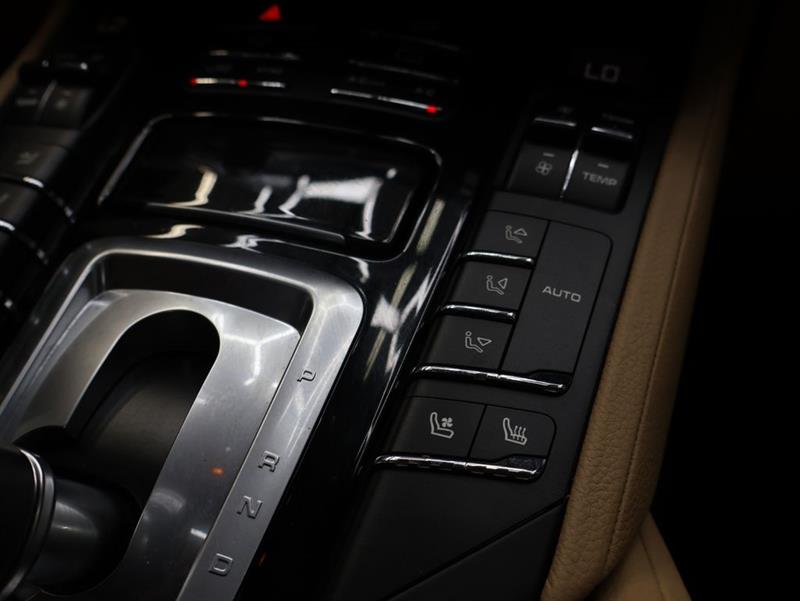 2018 PORSCHE CAYENNE 