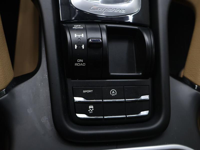 2018 PORSCHE CAYENNE 