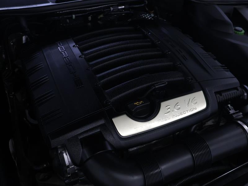 2018 PORSCHE CAYENNE 