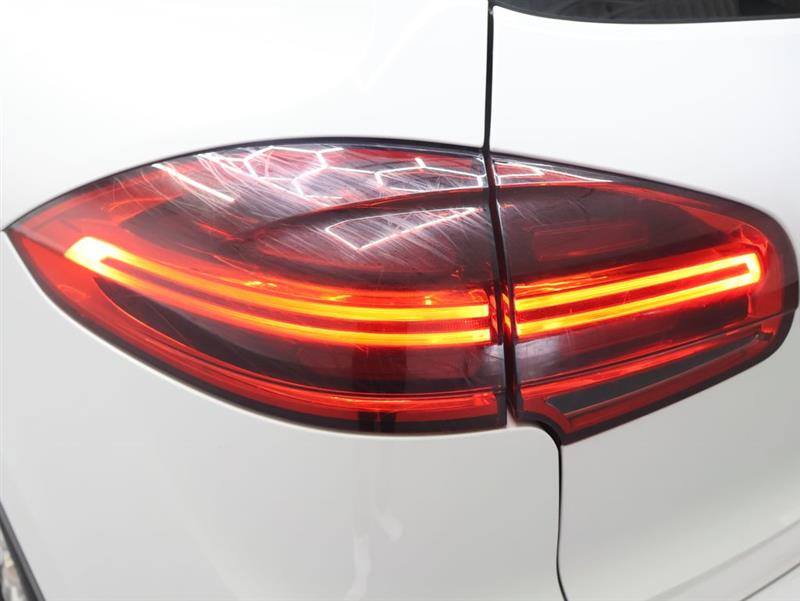 2018 PORSCHE CAYENNE 