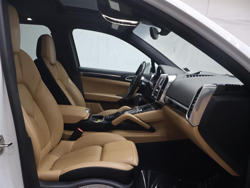 2018 PORSCHE CAYENNE 
