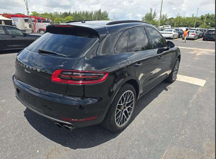 2018 PORSCHE MACAN 