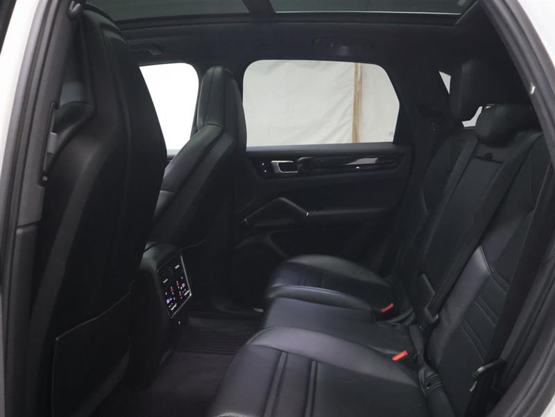 2023 PORSCHE CAYENNE 