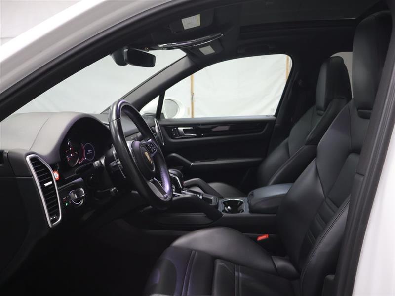 2023 PORSCHE CAYENNE 