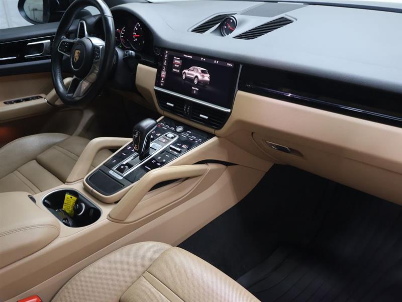 2020 PORSCHE CAYENNE 