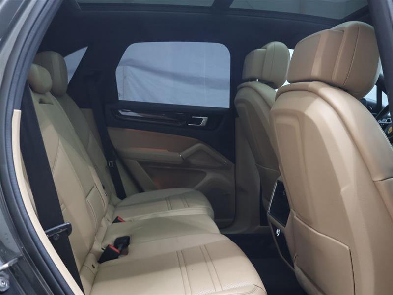 2020 PORSCHE CAYENNE 
