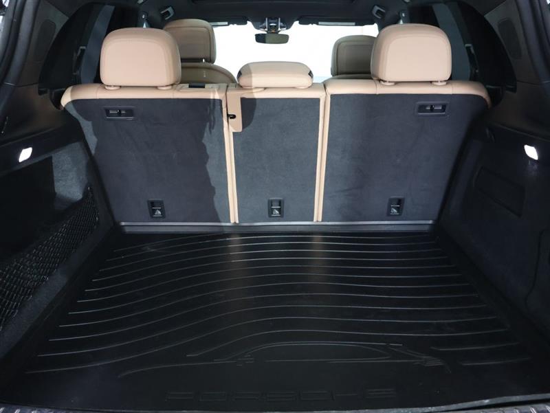 2020 PORSCHE CAYENNE 