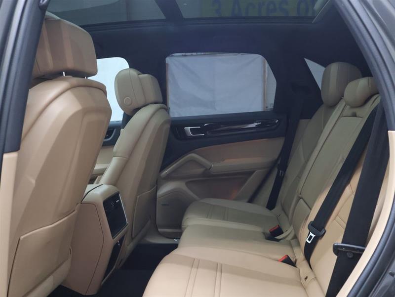 2020 PORSCHE CAYENNE 