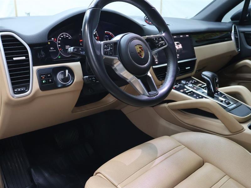 2020 PORSCHE CAYENNE 