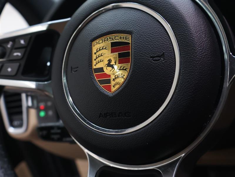 2020 PORSCHE CAYENNE 