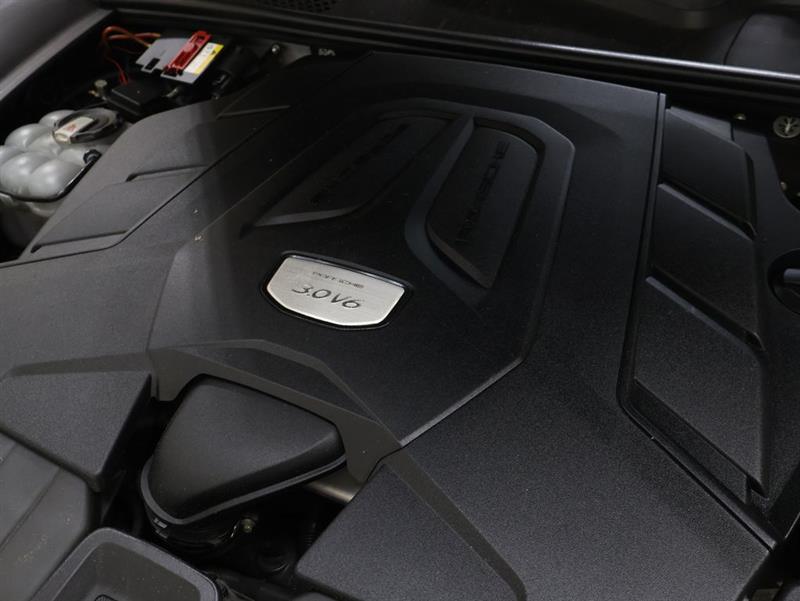 2020 PORSCHE CAYENNE 