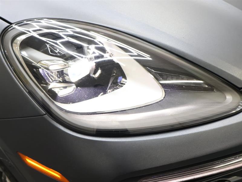 2020 PORSCHE CAYENNE 