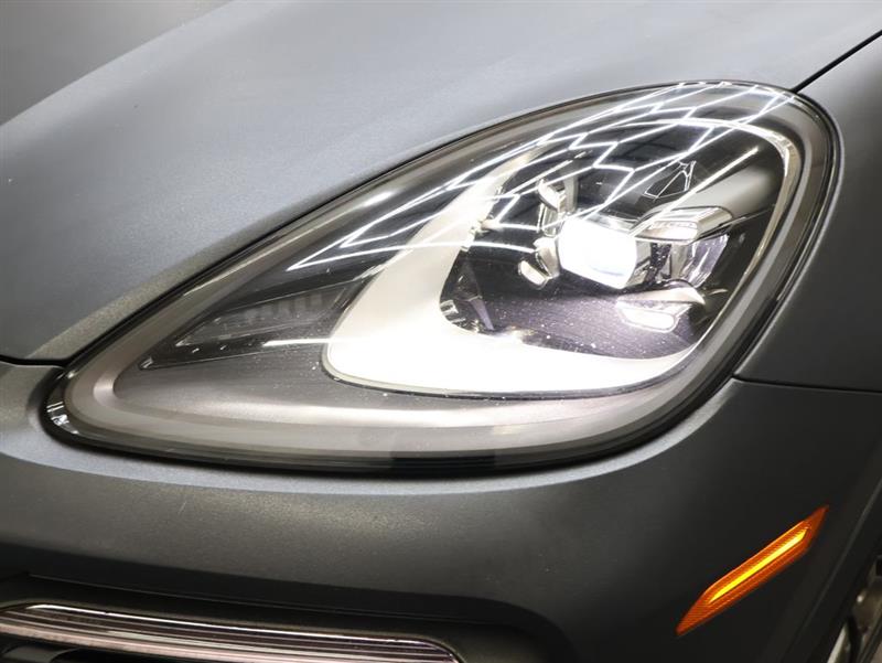 2020 PORSCHE CAYENNE 