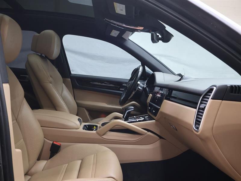 2020 PORSCHE CAYENNE 