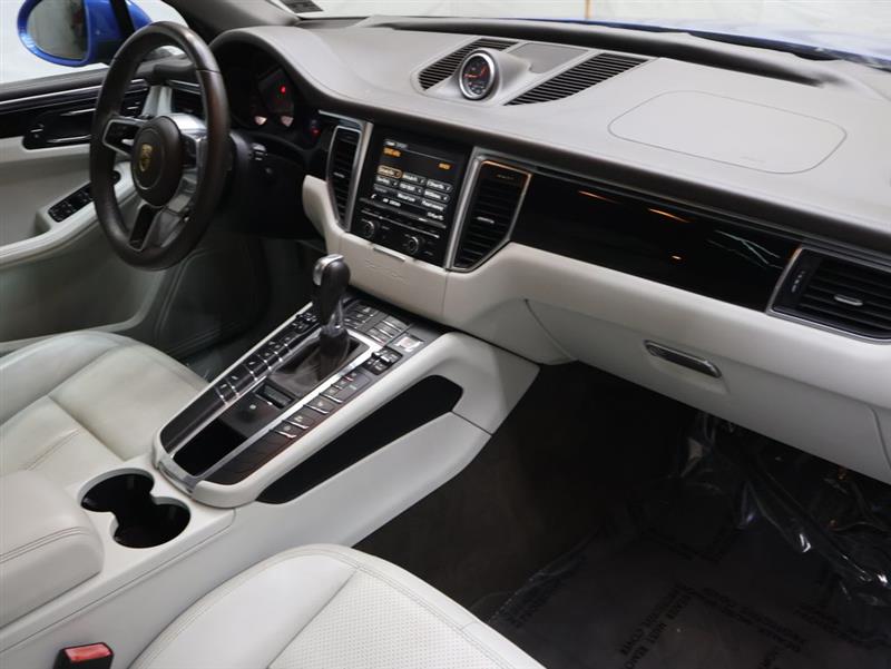 2016 PORSCHE MACAN S