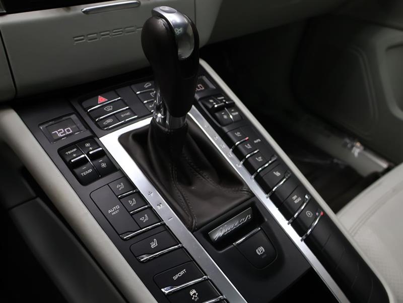 2016 PORSCHE MACAN S