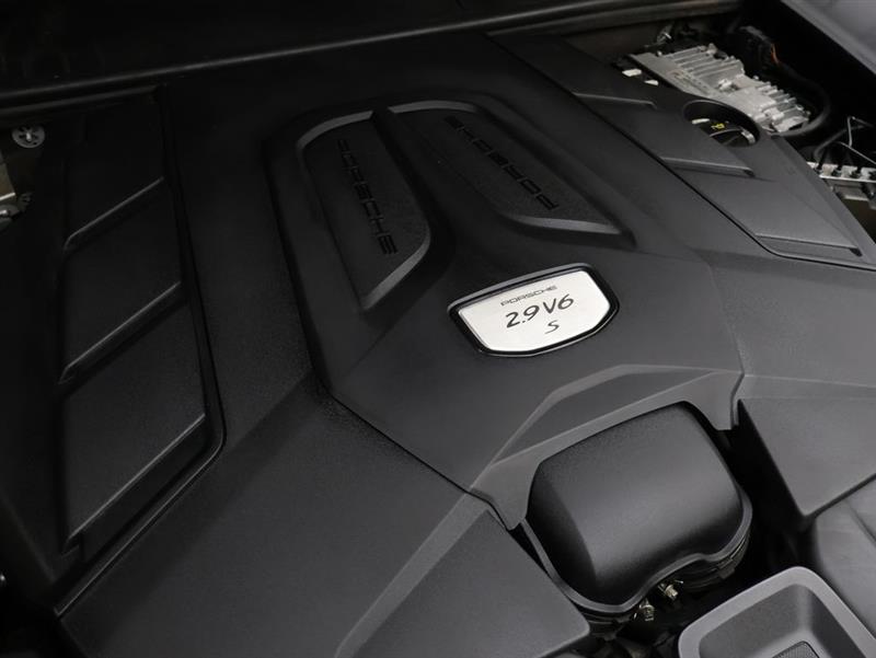 2021 PORSCHE CAYENNE S