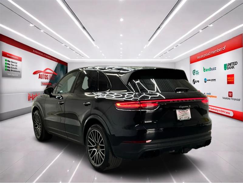 2021 PORSCHE CAYENNE S