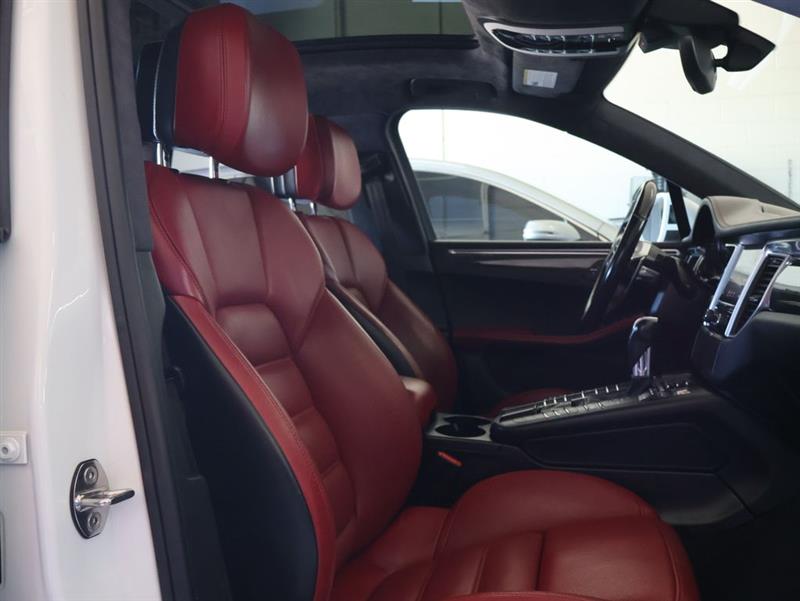 2017 PORSCHE MACAN TURBO