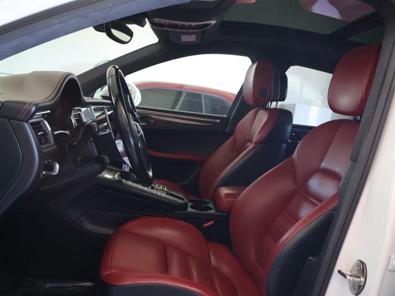 2017 PORSCHE MACAN TURBO