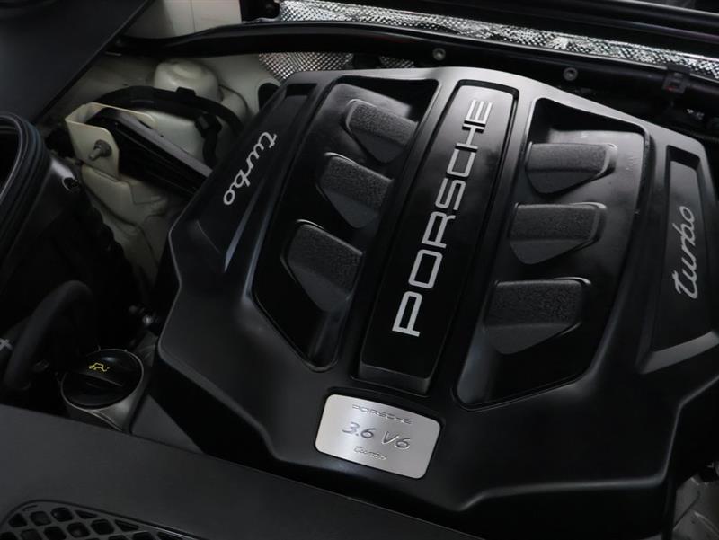 2017 PORSCHE MACAN TURBO