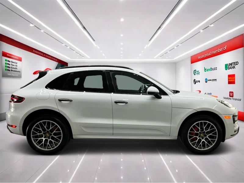 2017 PORSCHE MACAN TURBO