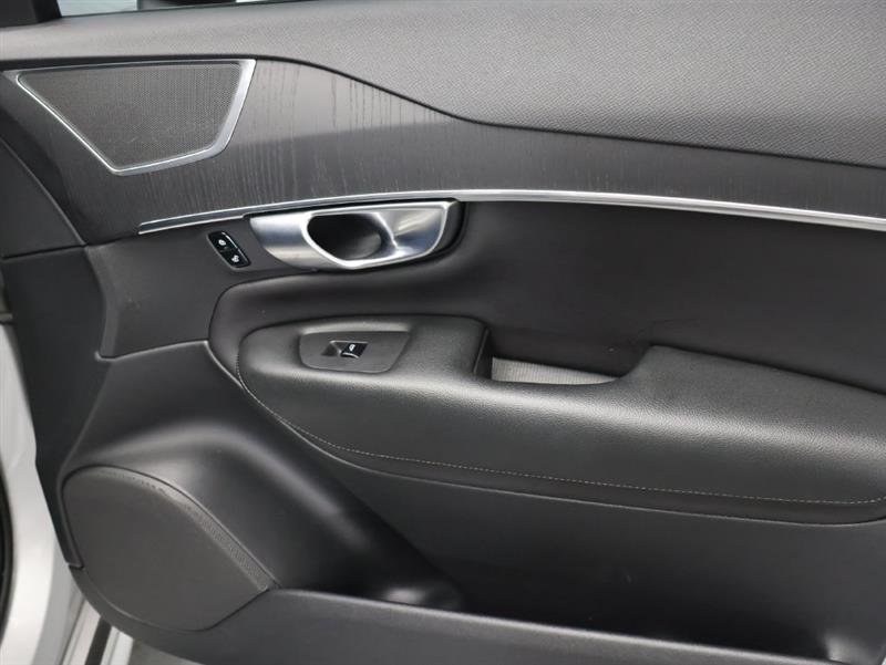 2020 VOLVO XC90 MOMENTUM