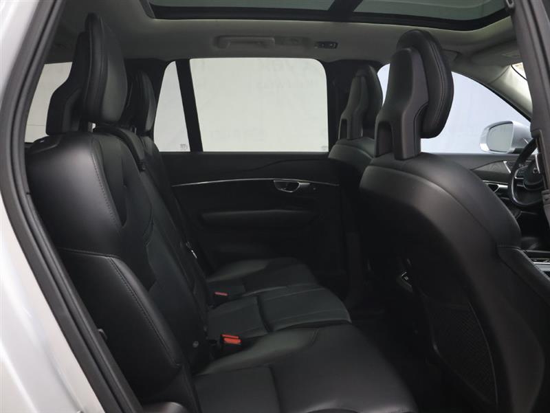 2020 VOLVO XC90 MOMENTUM