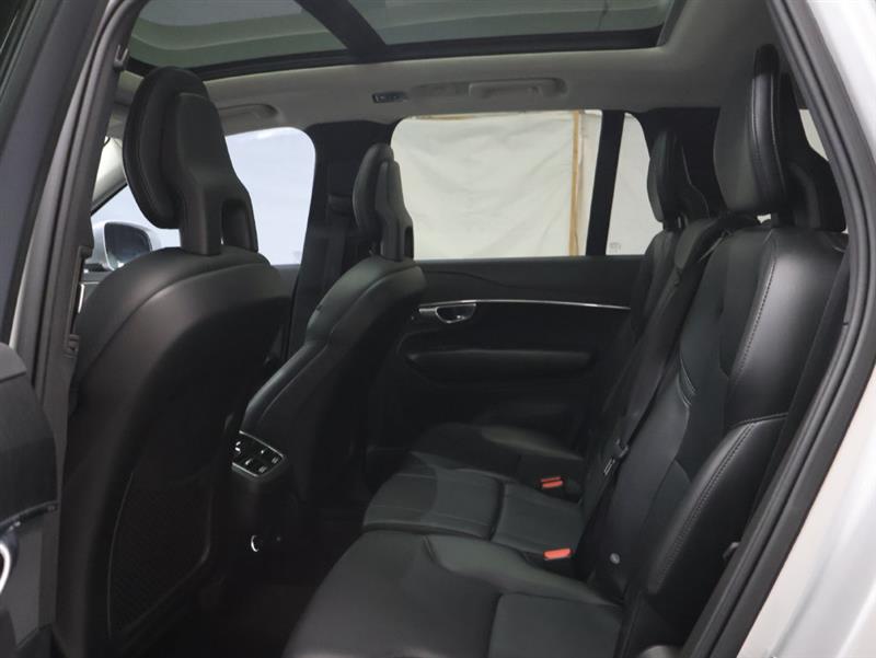 2020 VOLVO XC90 MOMENTUM